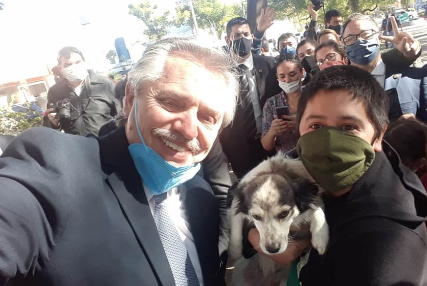 La gente le dio una cálida bienvenida al Presidente