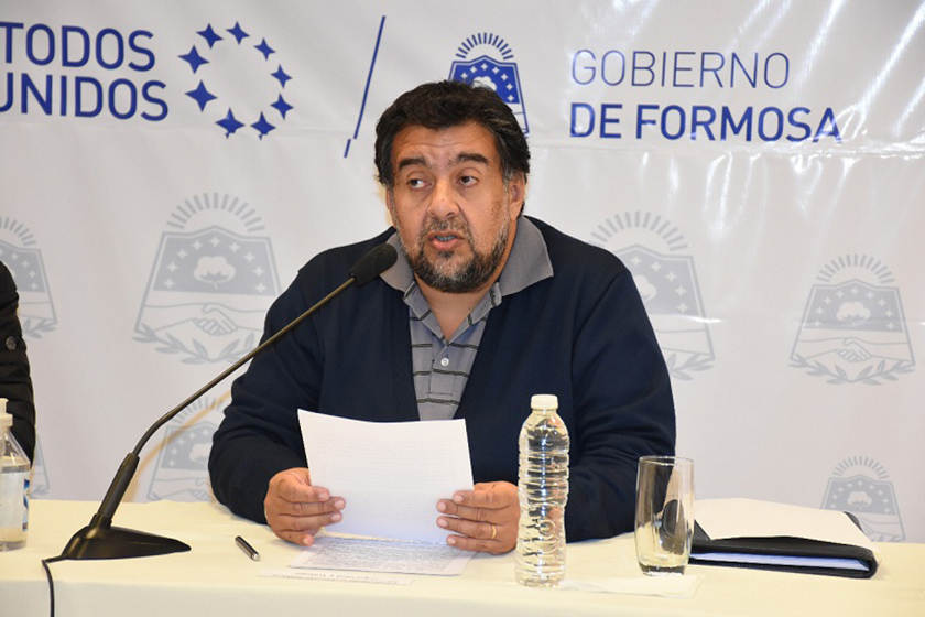 González dio precisiones del convenio que permitirá acceder a netbooks y tablets a más alumnos formoseños