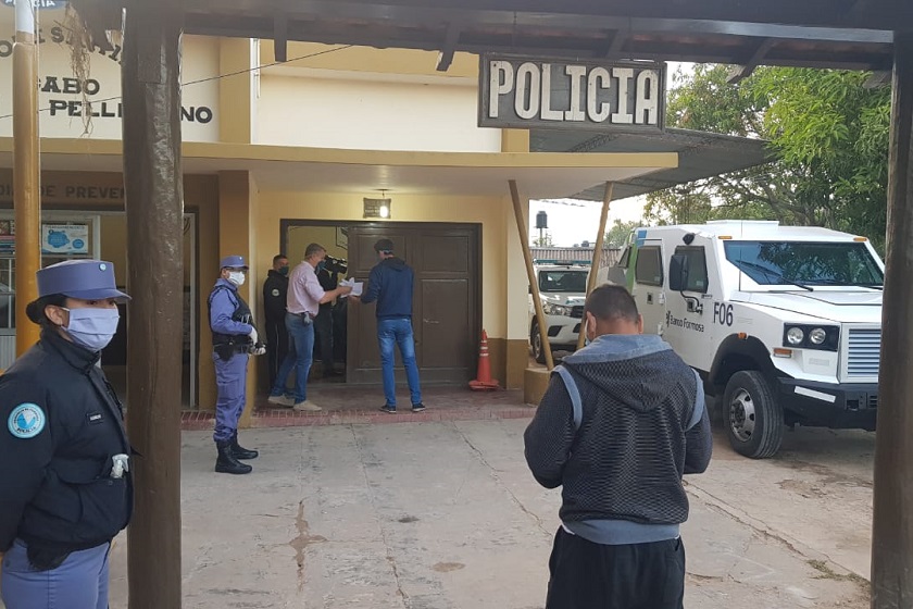 Rigurosos controles de la Policía de Formosa en localidades donde se cobra el IFE