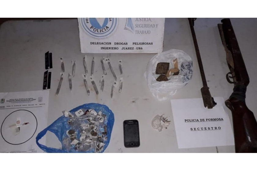 Ingeniero Juárez: la Policía allanó dos viviendas y detuvo a dos sujetos por narcomenudeo