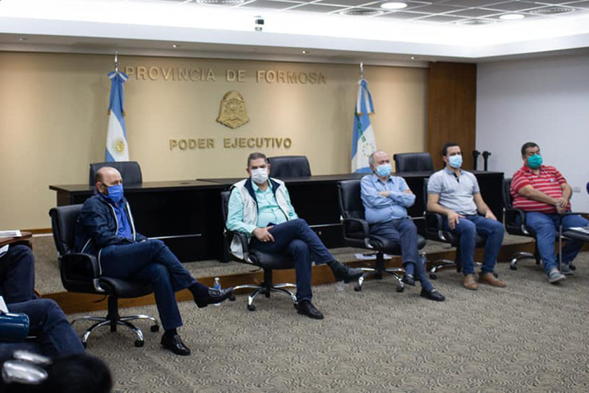 COVID 19 Insfrán evaluó con su equipo de trabajo la estrategia de vigilancia intensificada