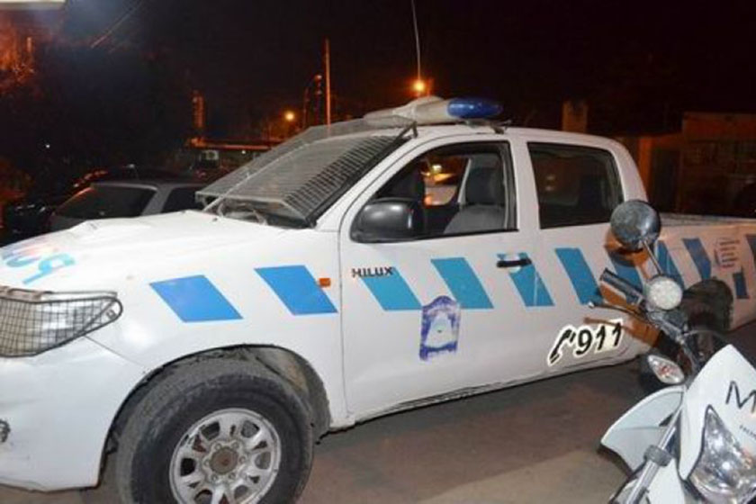 Aprehenden a dos jóvenes arrebatadores y recuperan un celular