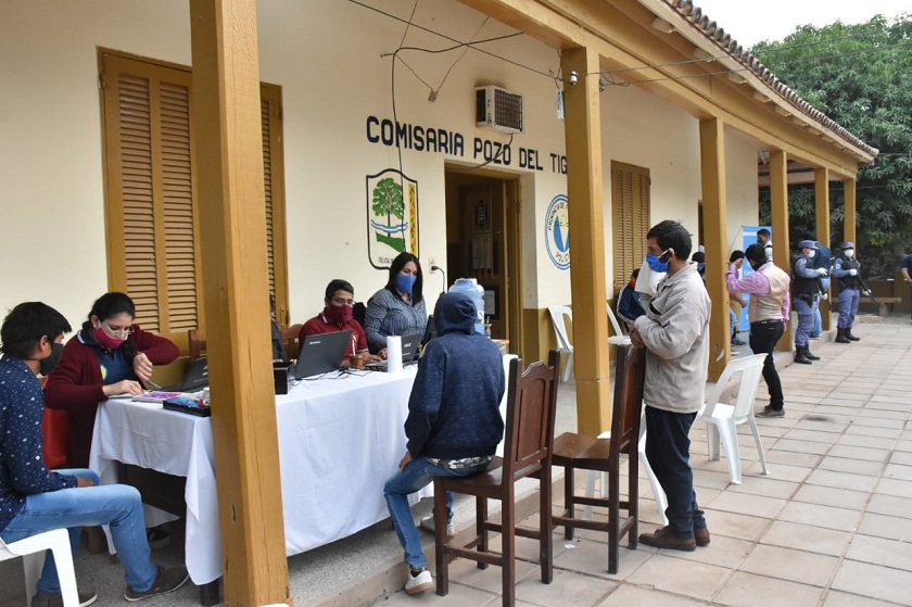 IFE: De manera ordenada, en Pozo del Tigre 900 personas perciben los $10 mil