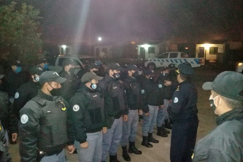 Amplia presencia policial en los barrios Lote 111, Lisbel Rivira y Procrear