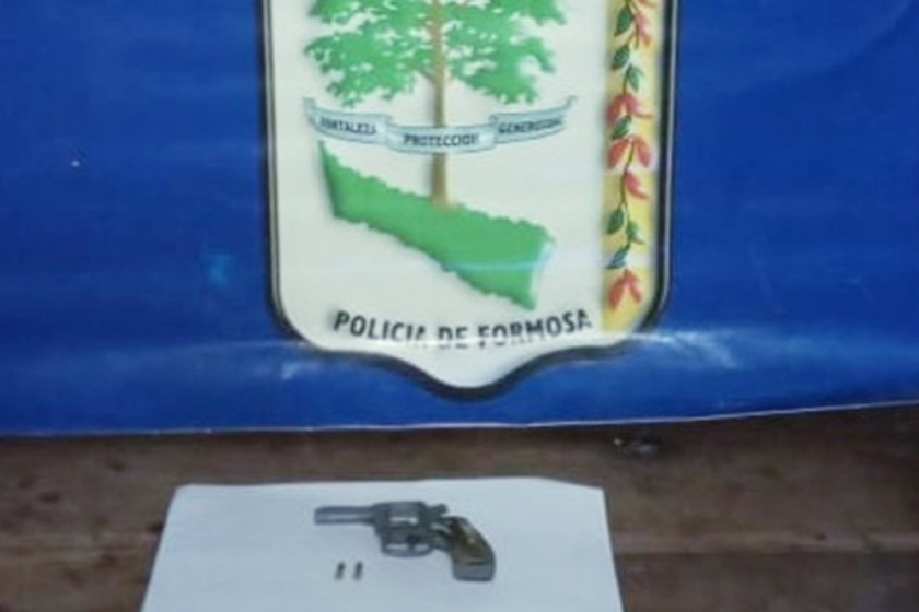 La Policía detuvo a un hombre y secuestró un revólver en el barrio El Palomar