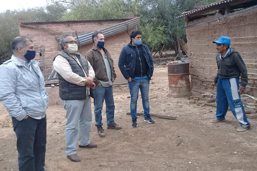 Nacif visitó a pobladores y recorrió puestos de vigilancia y salas sobre parajes del rio Bermejo