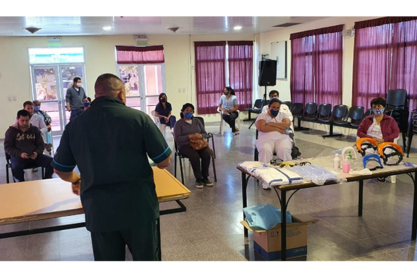 Capacitaciones COVID 19 para el equipo de salud del Hospital de Las Lomitas