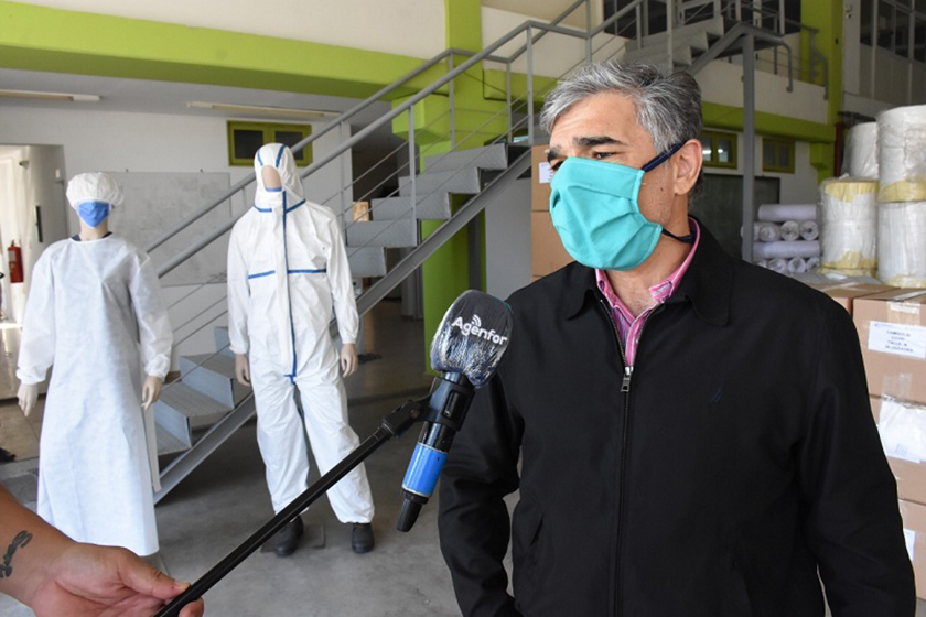 Fontex lleva confeccionados mil mamelucos de bioseguridad y casi 100 mil barbijos