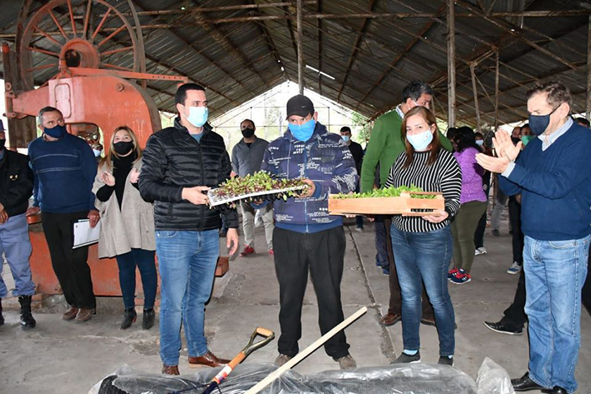 Pirané: Vicegobernador entregó insumos a productores con proyectos agrícolas familiares