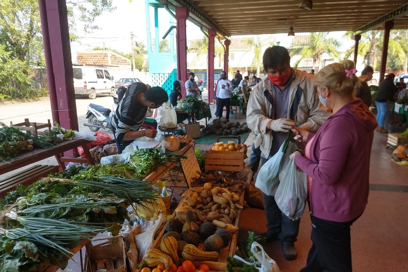 Productores destacan la feria como oportunidad de comercialización