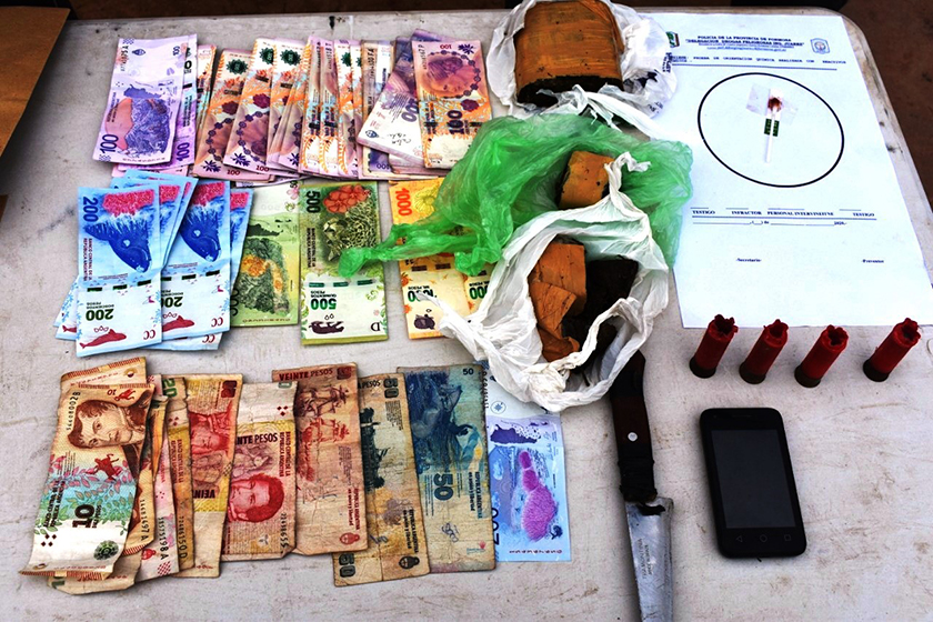 Juárez: en dos procedimientos, la Policía detuvo a tres sujetos y secuestró marihuana apta para la fabricación de 400 porros