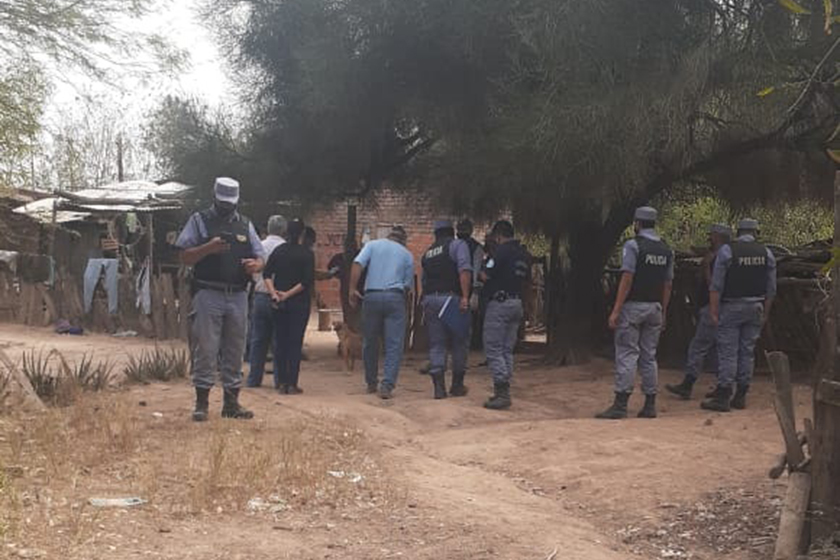 Reunión y ronda de tragos entre jóvenes terminó con la muerte de una mujer y su hermano lesionado.