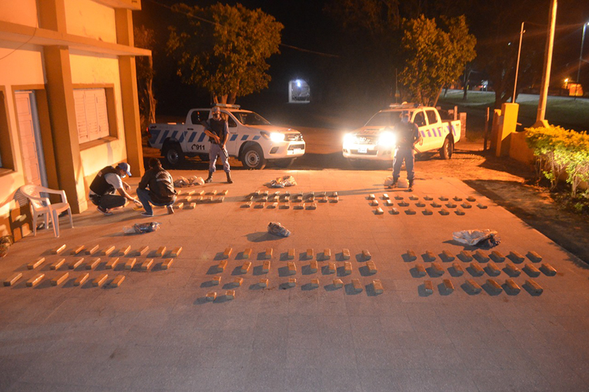 La Policía secuestro poco más de 100 kilos de marihuana en la localidad de General Belgrano