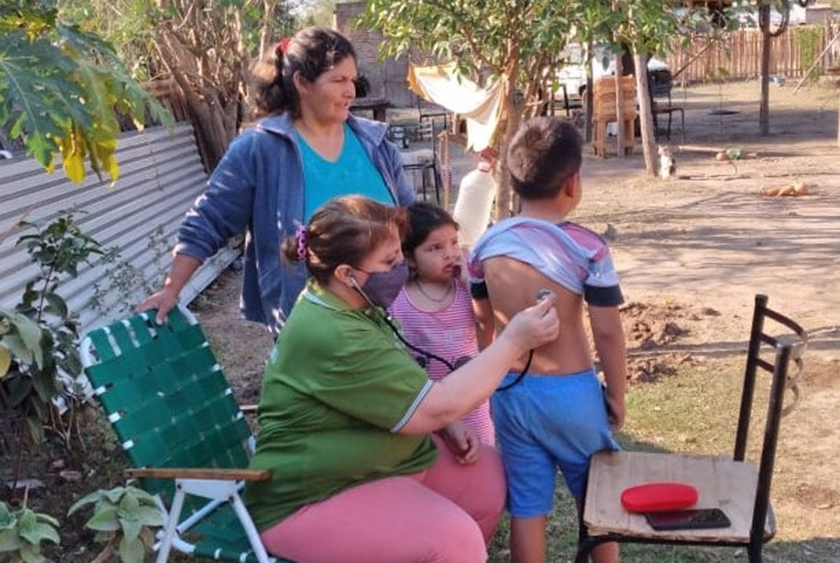 Palo Santo: Equipo de salud atiende a los vecinos de en sus casas