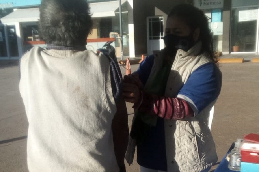 Vecinos de Palo Santo completaron su squema de vacunación contra la hepatitis B