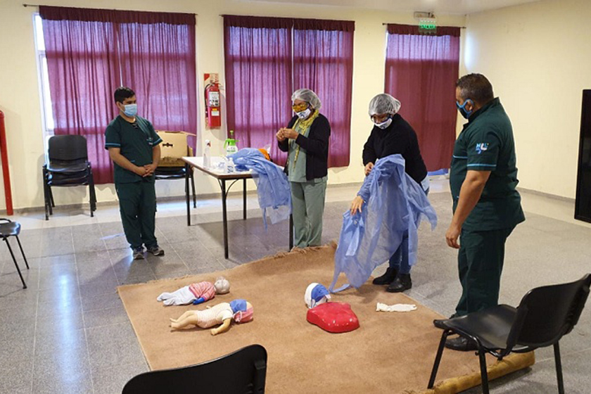 Las Lomitas: El personal de salud profundiza el entrenamiento para las atenciones en tiempos de COVID – 19
