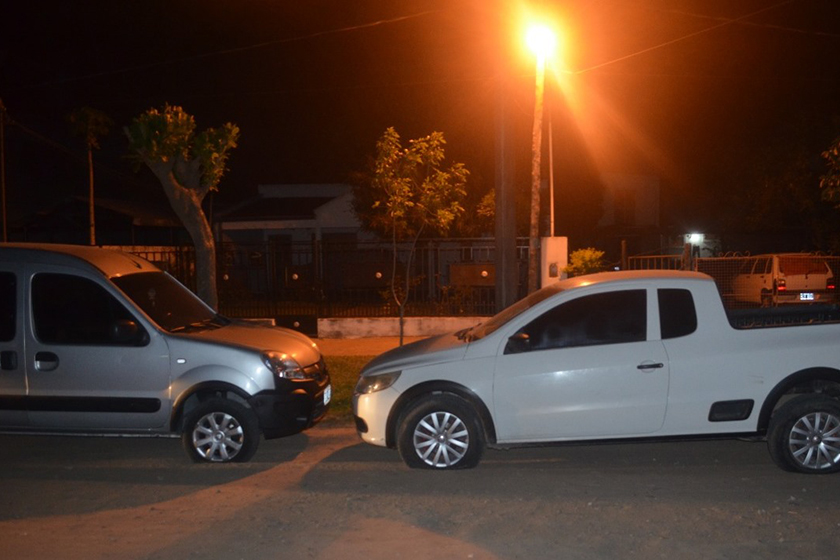 Un hombre fue demorado por dañar dos vehículos en el barrio Virgen del Rosario