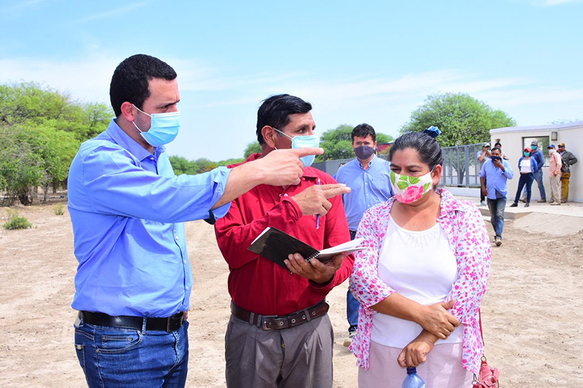 En el extremo oeste provincial, el Vicegobernador tomó contacto con productores y docentes