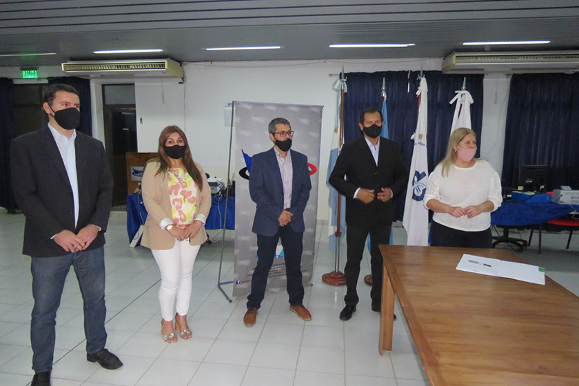 El CPCEF rubricó convenios de trabajo conjunto con la Universidad de la Cuenca del Plata