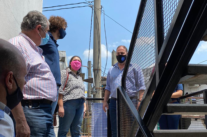 En el barrio Guadalupe, el Gobierno de la Provincia a través del IPV inauguró la nueva escalera de la Torre 56