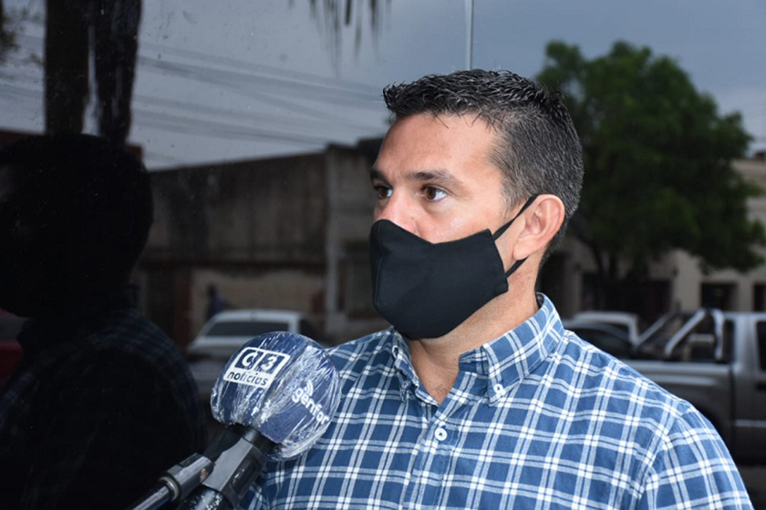 Denunciaron a responsables de Nueva Godoy y choferes que manejaban los colectivos varados en Casa de Gobierno