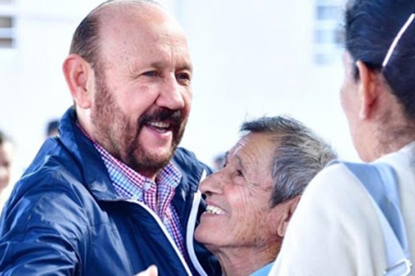 Insfrán saludó a los municipales en su día