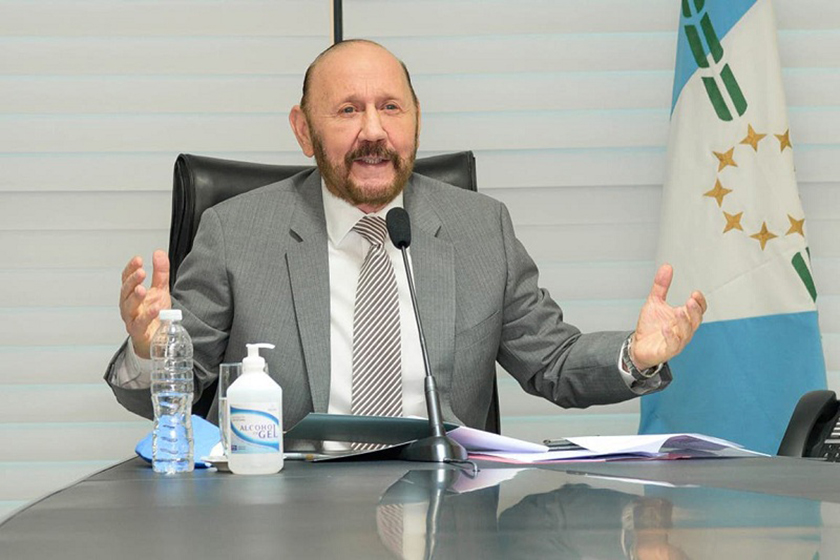 El monto es de 8 mil pesos, más mil pesos en reemplazo de los bolsones de mercadería