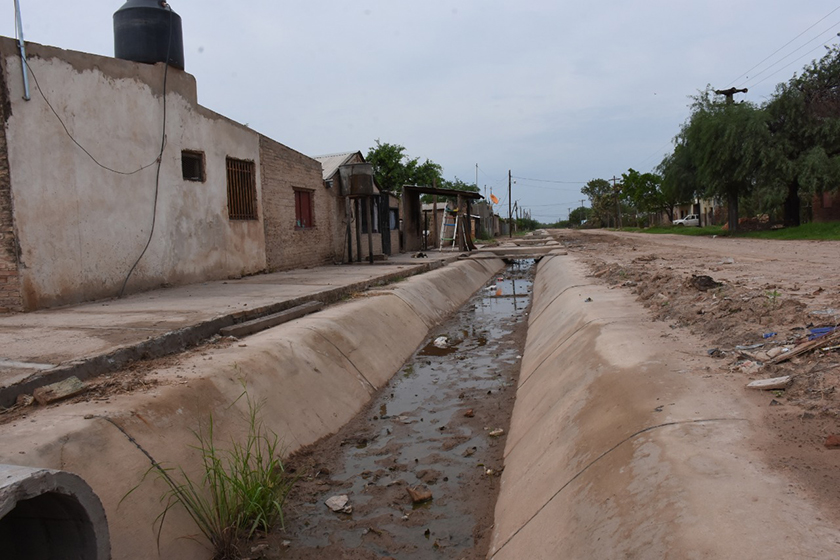Avanza la construcción del canal para el desagüe pluvial de Ibarreta