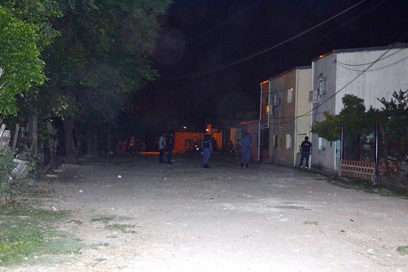Incidentes en el Obrero dejaron como saldo una persona detenida y dos policías heridos