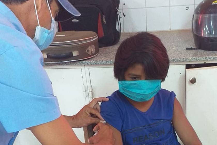 Cuidan la salud de niñas y niños del oeste que se encuentran en edad escolar