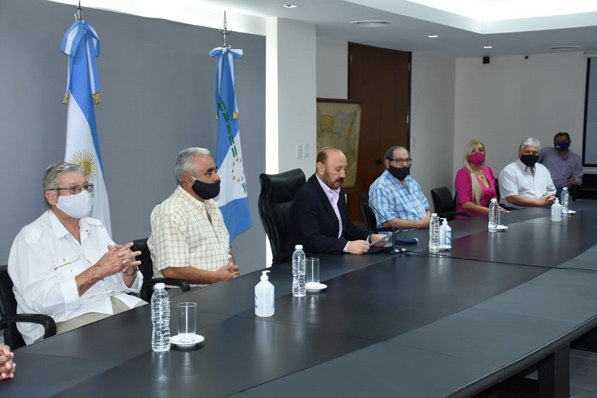 Gildo Insfrán anunció aumento salarial del 5 % y se fijó haber mínimo en $26.250