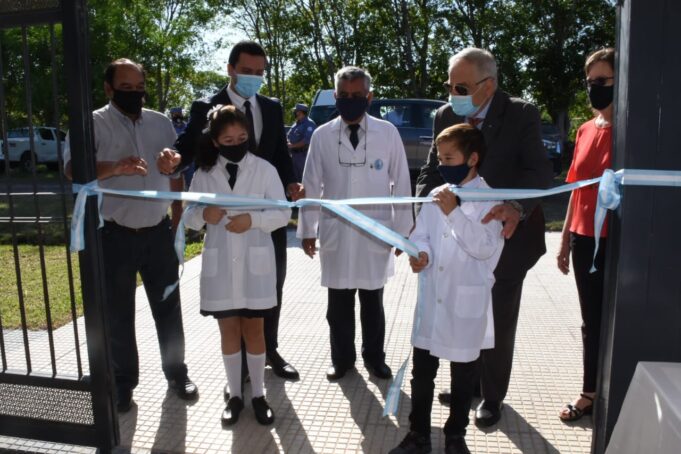 Emotiva inauguración de la Escuela de Frontera N° 2 de Mojón de Fierro
