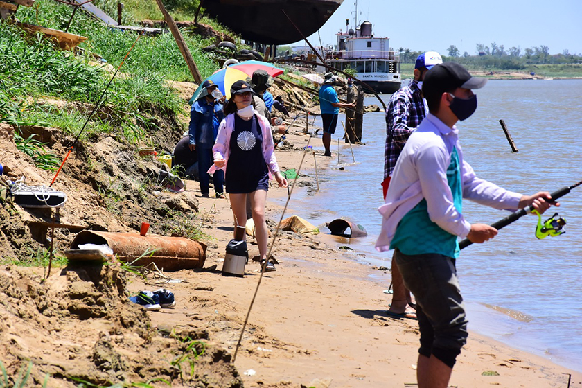 Los pescadores de costa retomaron su actividad respetando el protocolo vigente