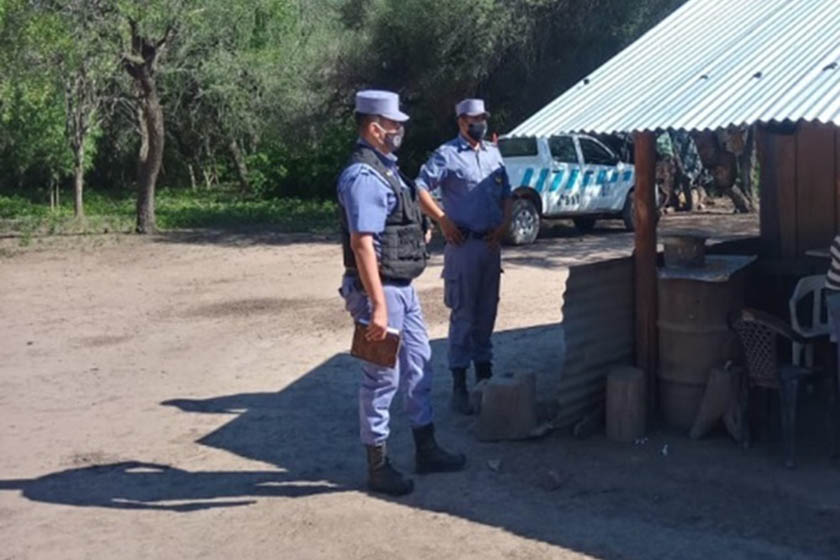 Pareja fue aprehendida cuando trasladaba tres porcinos y un ave de corral robados