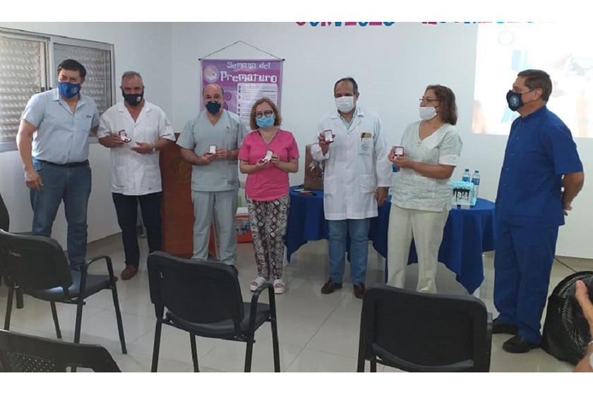 Emotivo homenaje a los médicos del hospital de la Madre y el Niño en su día
