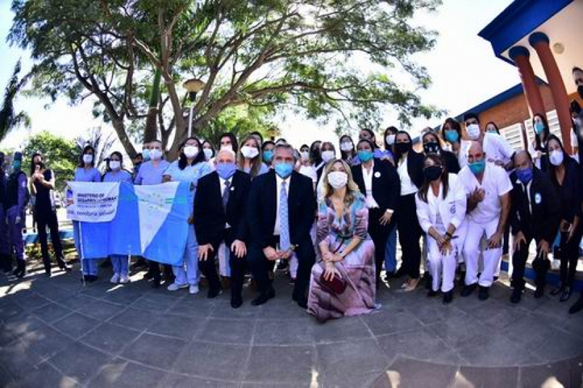 El Gobernador Insfrán saludó a los médicos en su día