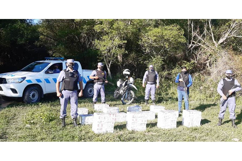 La policía halló un cargamento abandonado de cigarrillos extranjero valuados en más de medio millón de pesos