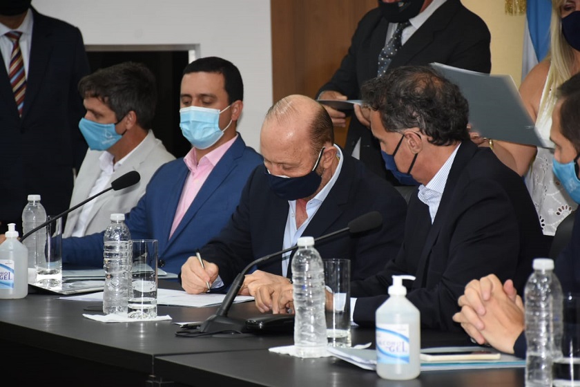 En Palo Santo destacaron firma de convenio por pavimentación de ruta provincial N°23