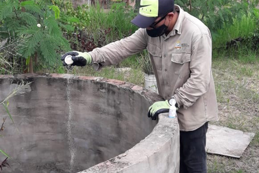 Arduo trabajo contra el dengue en Estanislao del Campo
