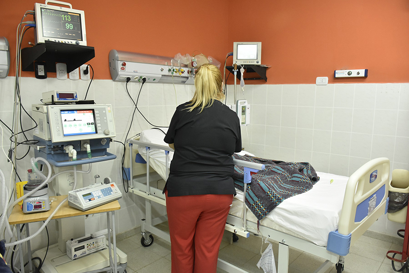 COVID-19: Diez personas con asistencia respiratoria mecánica en el Hospital Evita
