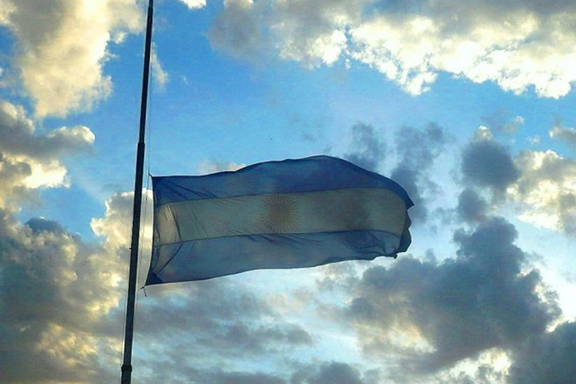 Formosa adhirió al decreto nacional de tres días de duelo por la muerte de Carlos Saúl Menem