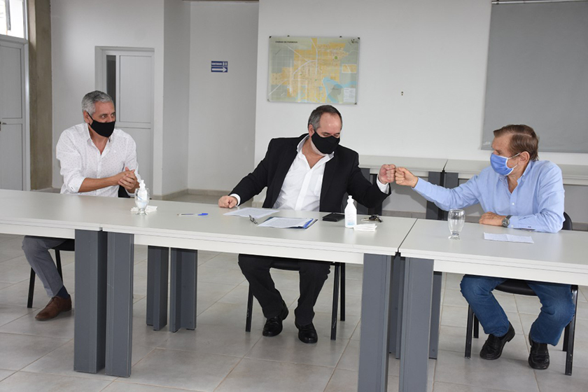 Se firmó el contrato para obras de desagües cloacales para los barrios La Floresta, El Resguardo y San Jorge