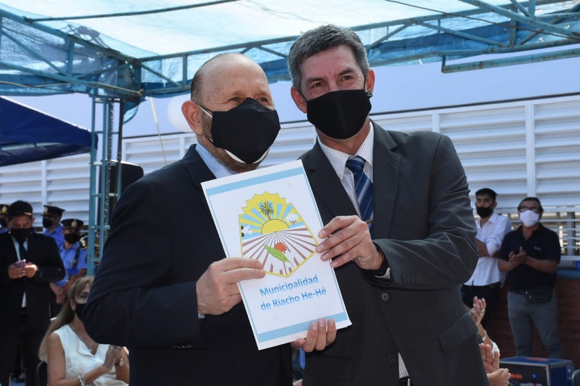 Solalinde agradeció las obras educativas para su localidad e instó a «estar más unidos que nunca»