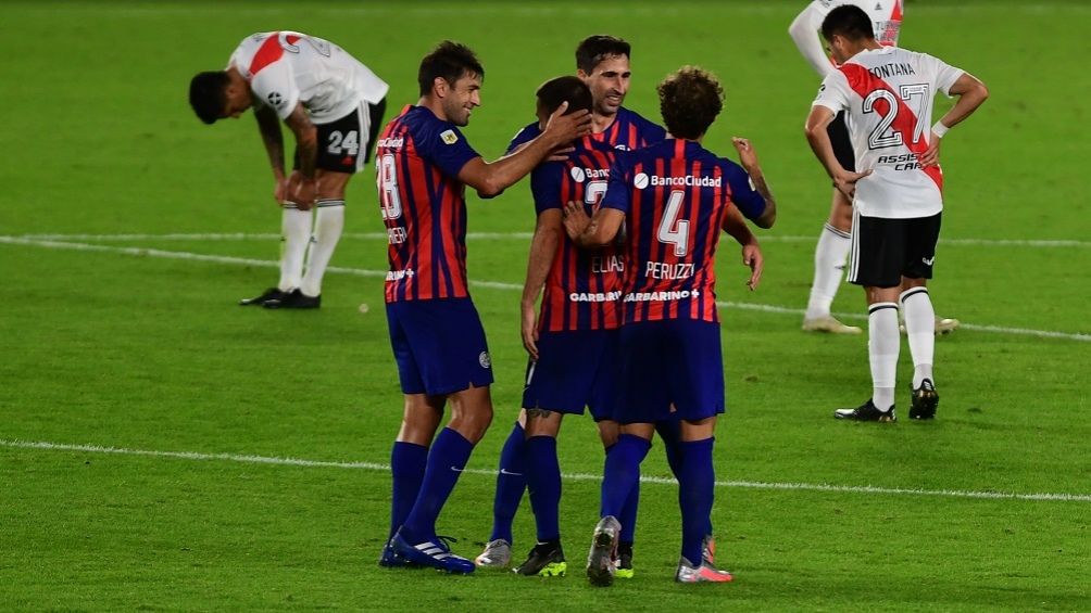 San Lorenzo, a pura eficacia y amparado por Torrico, sorprendió a River