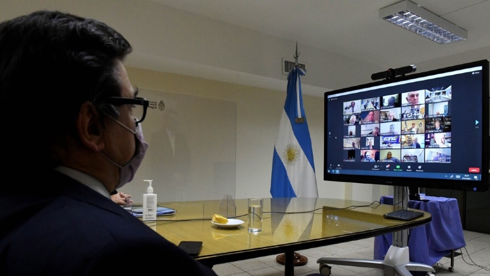 Acordaron un aumento del 35 por ciento en el salario mínimo en siete tramos