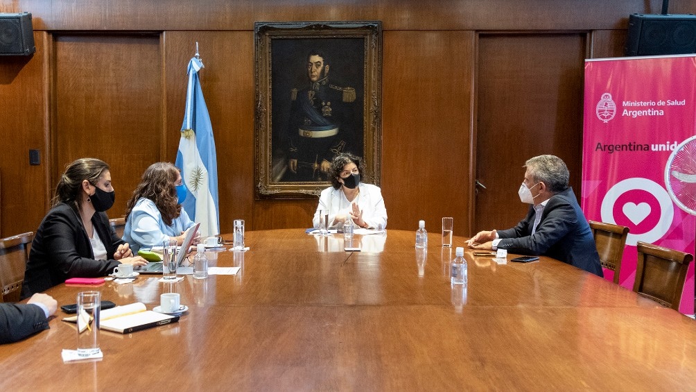 Interés en que Argentina participe en la fase 3 y eventualmente la producción de la vacuna israelí