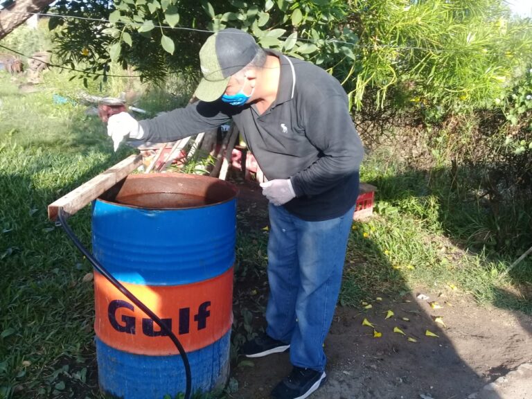 Instan a los vecinos a tomarse un tiempo cada día para eliminar los criaderos de mosquitos y prevenir el dengue