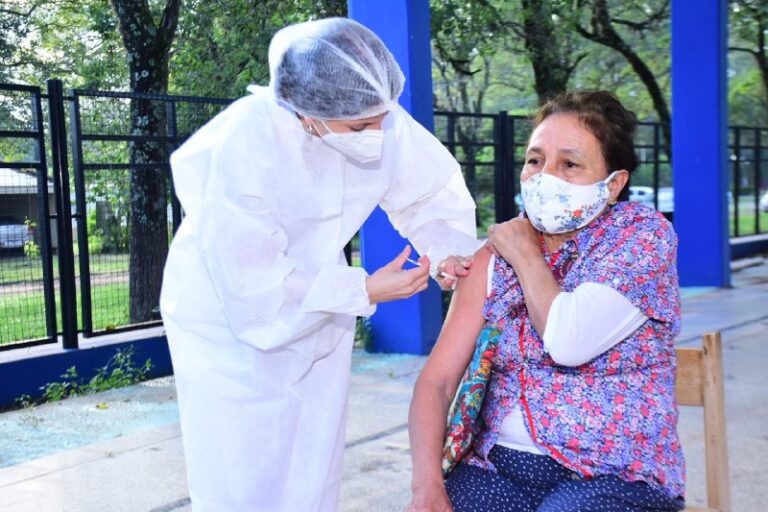 Con 14 escuelas habilitadas, se reanuda este miércoles la vacunación en el interior