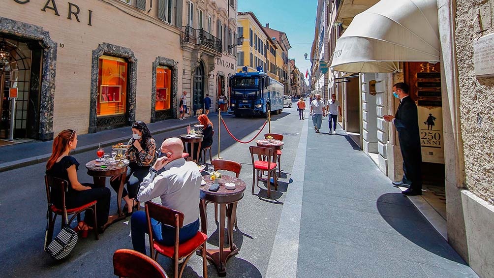 Uno de cada dos italianos ya está inmunizado frente al coronavirus