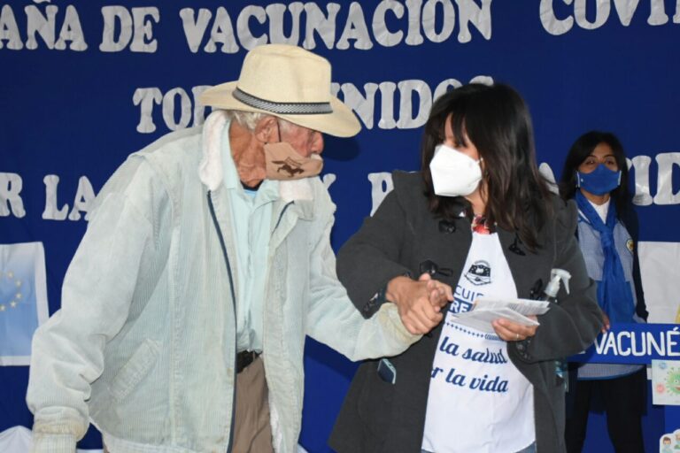Vacunas: Covishield es el nombre de la vacuna desarrollada por AstraZeneca, se trata de un intercambio de productores y no de vacunas